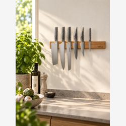 Knivholder i egetr� 40 cm, plads til 7 knive
